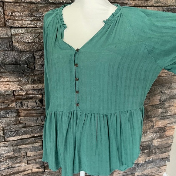 Knox Rose Green Buttoned Peplum Tunic - Picture 5 of 13